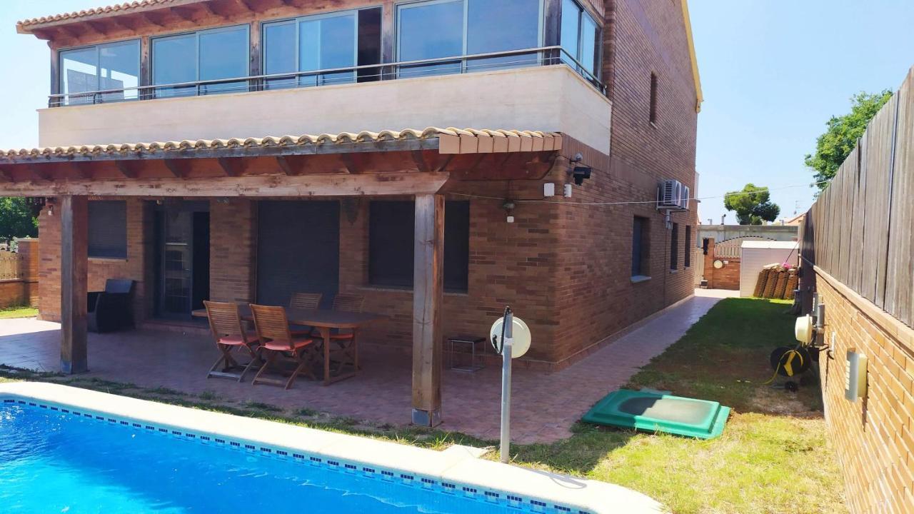 Chalet Moderno Con Piscina En กาลาเฟลล์ ภายนอก รูปภาพ