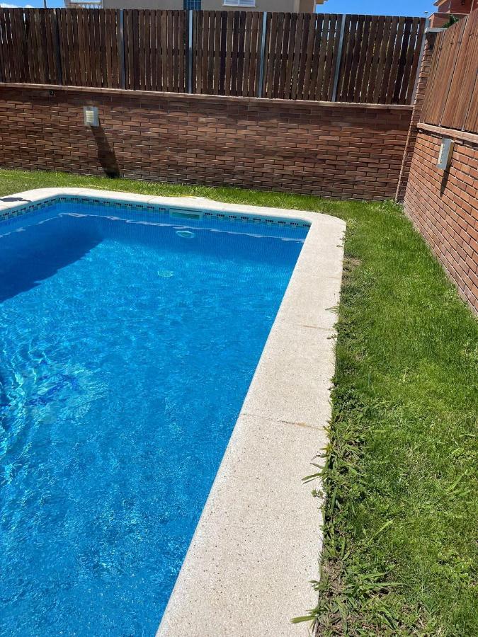 Chalet Moderno Con Piscina En กาลาเฟลล์ ภายนอก รูปภาพ