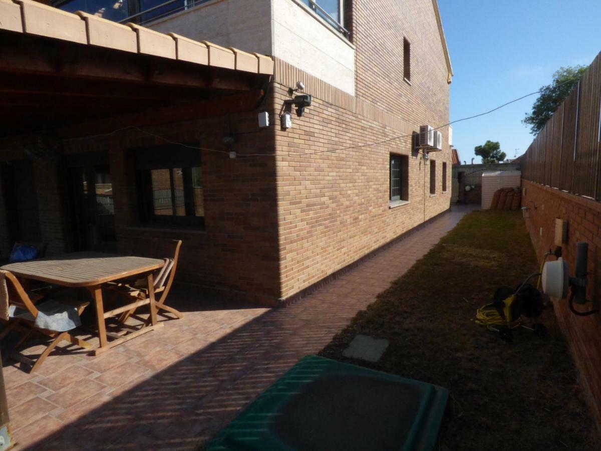 Chalet Moderno Con Piscina En กาลาเฟลล์ ภายนอก รูปภาพ
