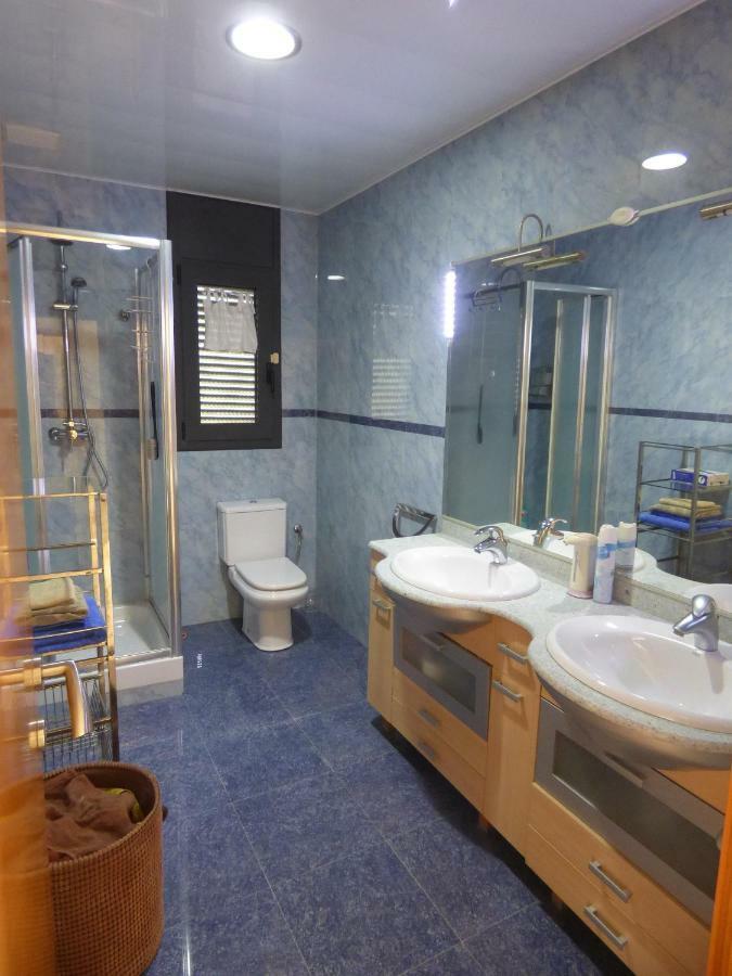 Chalet Moderno Con Piscina En กาลาเฟลล์ ภายนอก รูปภาพ