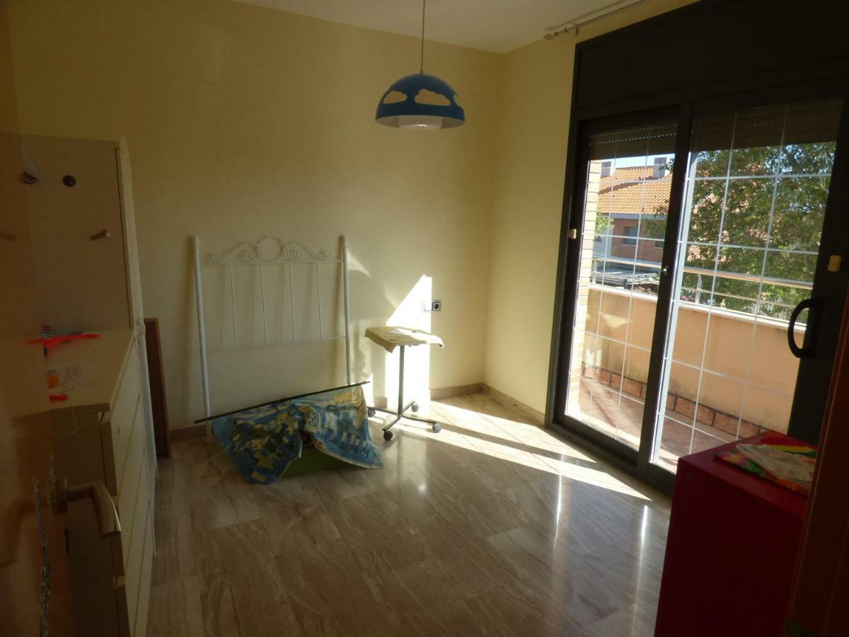 Chalet Moderno Con Piscina En กาลาเฟลล์ ภายนอก รูปภาพ